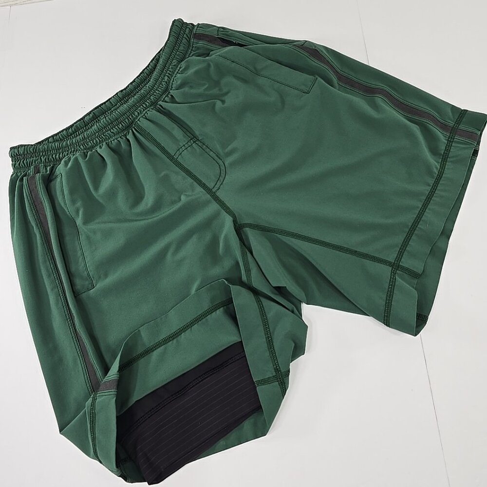 LULULEMON MEN'S SIZE SMALL Run Response Short Green W/ DRAWSTRING, POCKETS *GUC*